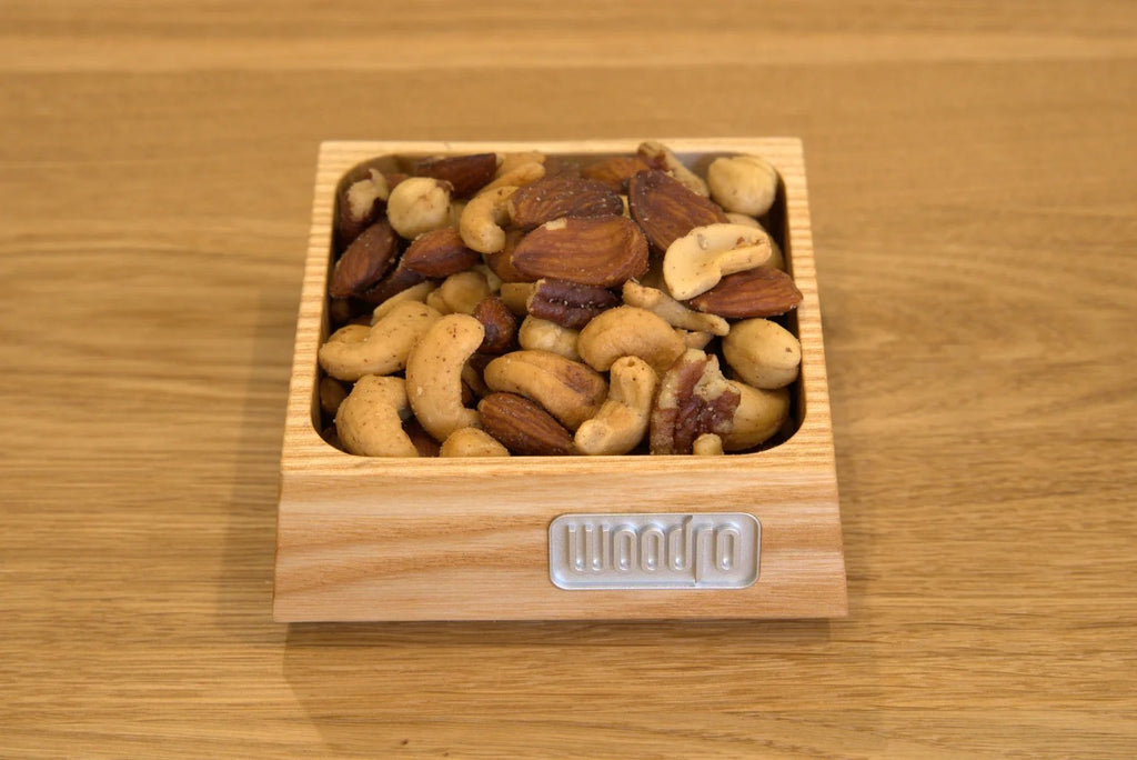 Apéro-Schale aus Esche mit gemischten Nüssen, von oben