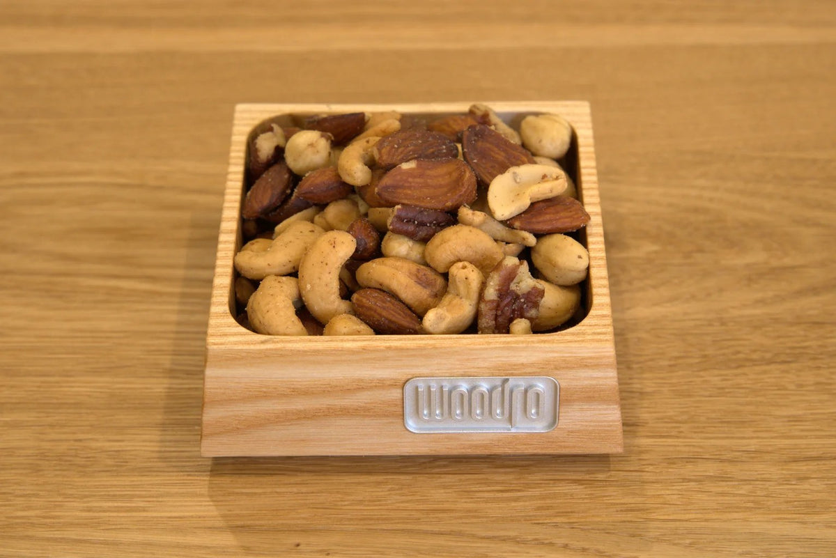 Apéro-Schale aus Esche mit gemischten Nüssen, von oben
